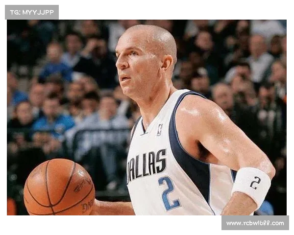 NBA替补席名场面:威少偷吃零食太可爱,一神人躺5张椅子睡觉 NBA替补席名场面:威少偷吃零食太可爱,一神人躺5张椅子睡觉