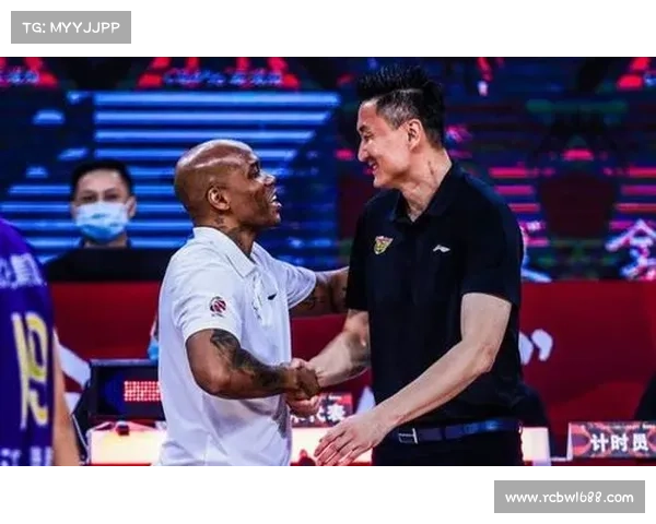 中国男篮红队亚运决赛遇考验:双塔力战哈达迪 中国男篮红队亚运决赛遇考验:双塔力战哈达迪